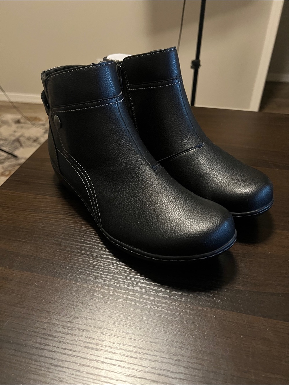 Clarks Collection Ashland Mabel New without BoxBlack Tumbled Leather Boot 10